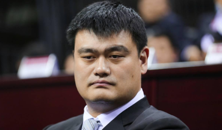 胡明轩|姚明惹祸上身!遭周鹏和胡明轩连击炮轰,郭艾伦渔翁得利成最大赢家