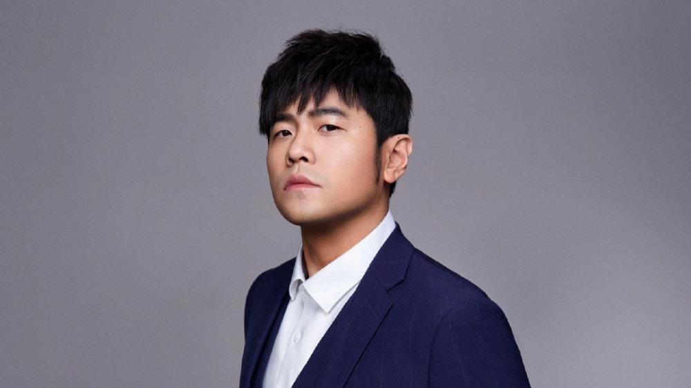 周杰伦|昆凌4年赔掉8个亿，周董“自毁前程”的背后，竟让人感到暖心