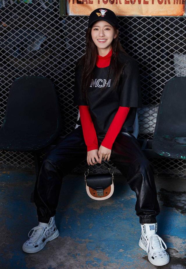 小智时尚|赵露思真的好会穿,私服堪称大学生范本,减龄同时元气满满