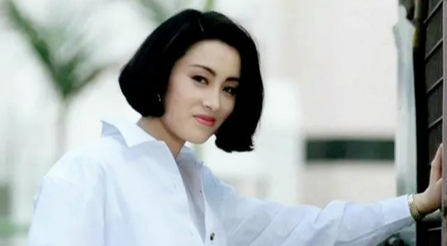 张敏|张敏53岁落魄了？找小10岁不知名导演当二婚对象，被男方酒后消遣