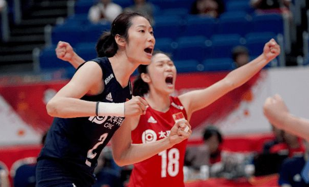 王梦洁|中国女排神阵！4人接一传，朱婷推开王梦洁，郎平或正式启用林莉
