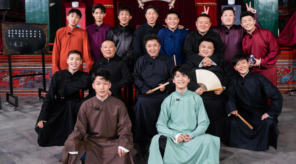 郭德纲|为何“丑”男星妻子都很漂亮?看到烧饼娇妻正面照,网友:有钱真好