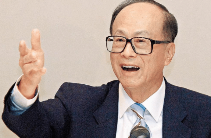 翡翠|李嘉诚钟爱两件顶级翡翠，宁愿捐几亿也不愿卖掉它，有何魔力？