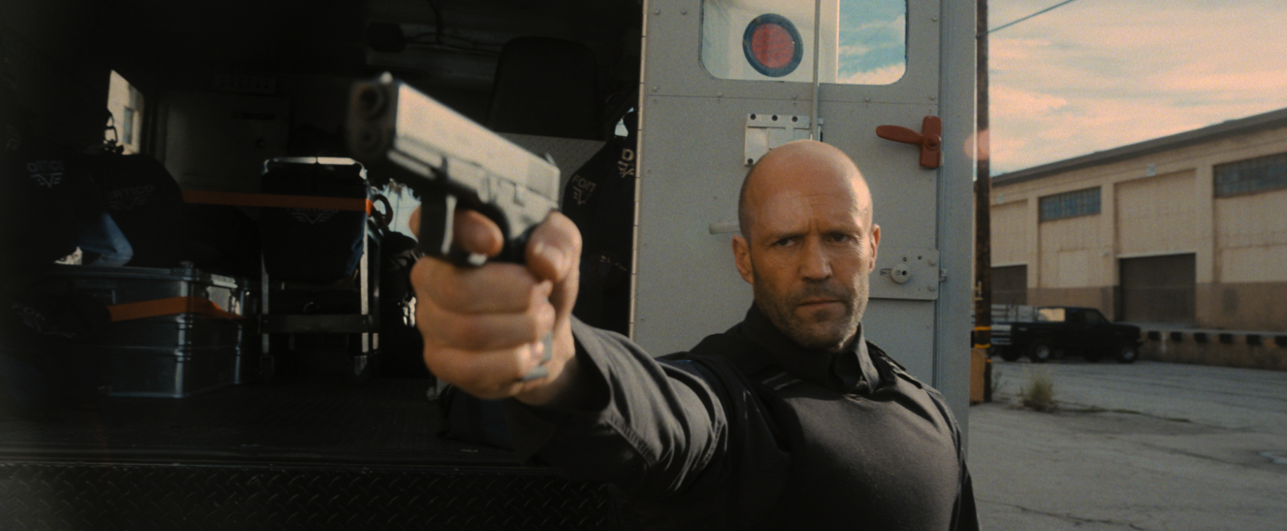 盖·里奇|北美冠军片在华惨败，删减3分钟中国观众不买账，2天票房才2233万