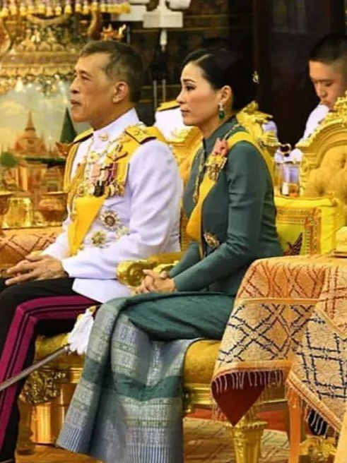 彩妆派|泰国王室贺词提苏提达无孩子，西拉米重归有望，不过穿搭确实高级