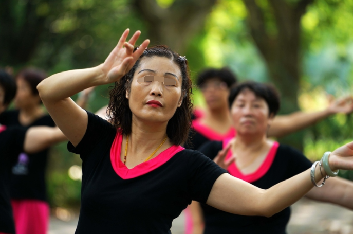 医生|大妈血脂从6.4降至1.6，医生：2物是血液“净化器”，可敞开吃