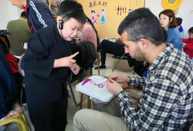 文妈讲育儿|英语科目降级,历史、物理将取代英语位置?教育部对此回应