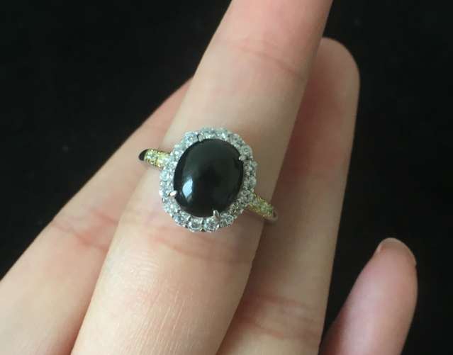 翡翠|翡翠饰品的水分很重要，要好好的对它进行养护，才能让它变得更好