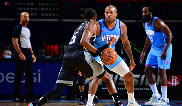 沃尔|赛季首胜！火箭122-119逆转国王，沃尔首秀22+6+9，哈登33分