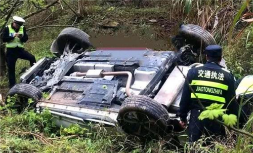 徐州 江苏4人开车误入断头路，从17米高桥坠下致3死1伤，谁的责任？