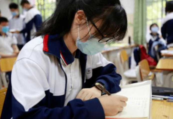 医生|?16岁女生被母亲传染HPV,医生:太无知!这东西也敢给女儿用?