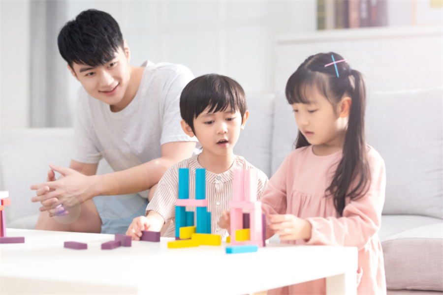 雷五趣说|你真的了解“放养式”教养吗?不是放手不管,而是提前做规划