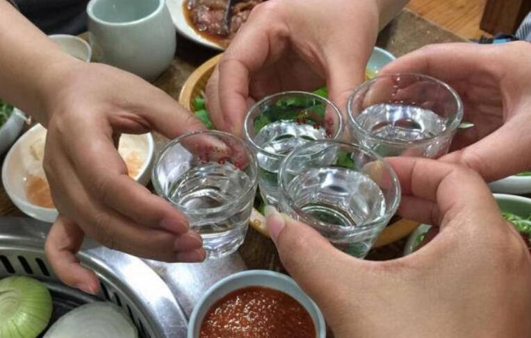 双十一|双11期间茅台五粮液大卖，这2款白酒也是纯粮好酒，却遭众人无视