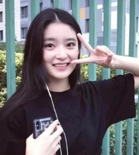 林青霞|林青霞“女儿”长大了！实力堪比一线小花，眉毛和林青霞一模一样