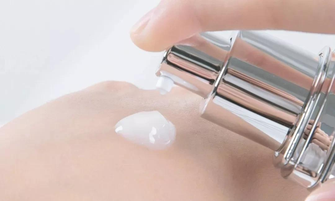 黄瓜 大牌精华液买不起,这4款小牌精华平价又好用,能替代大牌还省钱