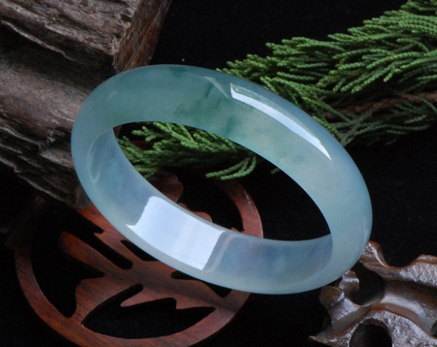 翡翠|遇到这样的翡翠原石,一定要仔细鉴赏,基本上会开出高品质料子