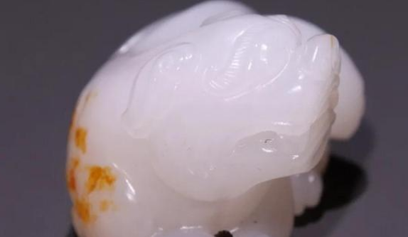 |到底应该怎么看和田玉的收藏空间呢？若是看价格，你就错了
