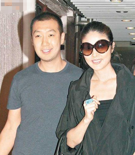 陈慧琳|陈慧琳近照，丈夫秃顶显沧桑，陈慧琳曾表示：老公秃得不算太难看