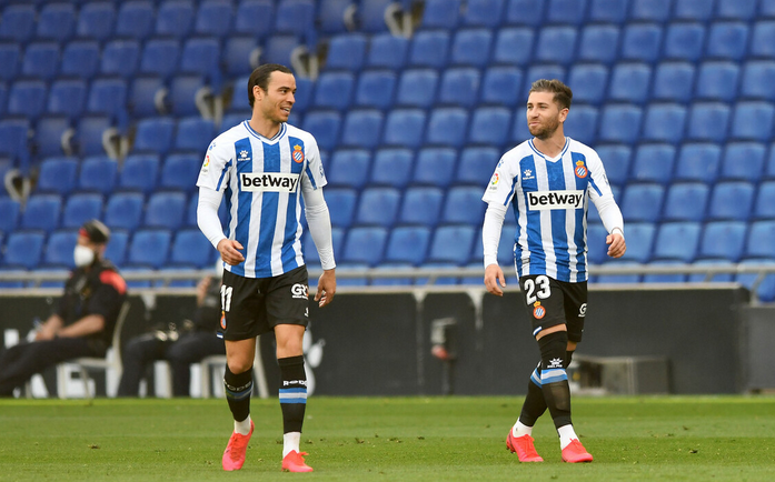 西班牙人|0-2到1-1！爆4大冷！西班牙人死敵崩盤，武磊目睹2大奇景：保送西甲