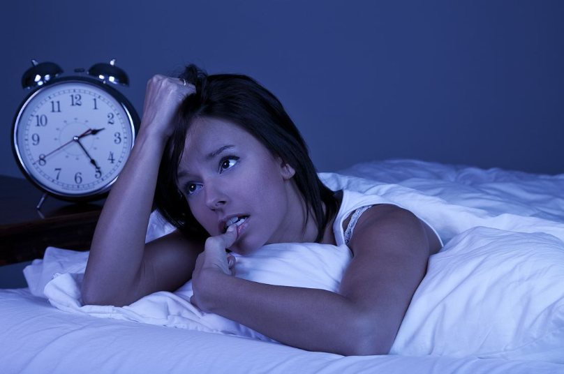 39健康网|凌晨1~3点总是“自然醒”？专家坦言：或是身体这1处“堵”了