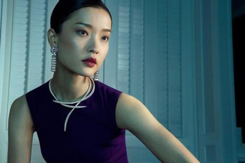 第八号当铺|这个破浪姐姐实在是太可爱了吧！天使脸蛋魔鬼身材，颜值能打身材更强！