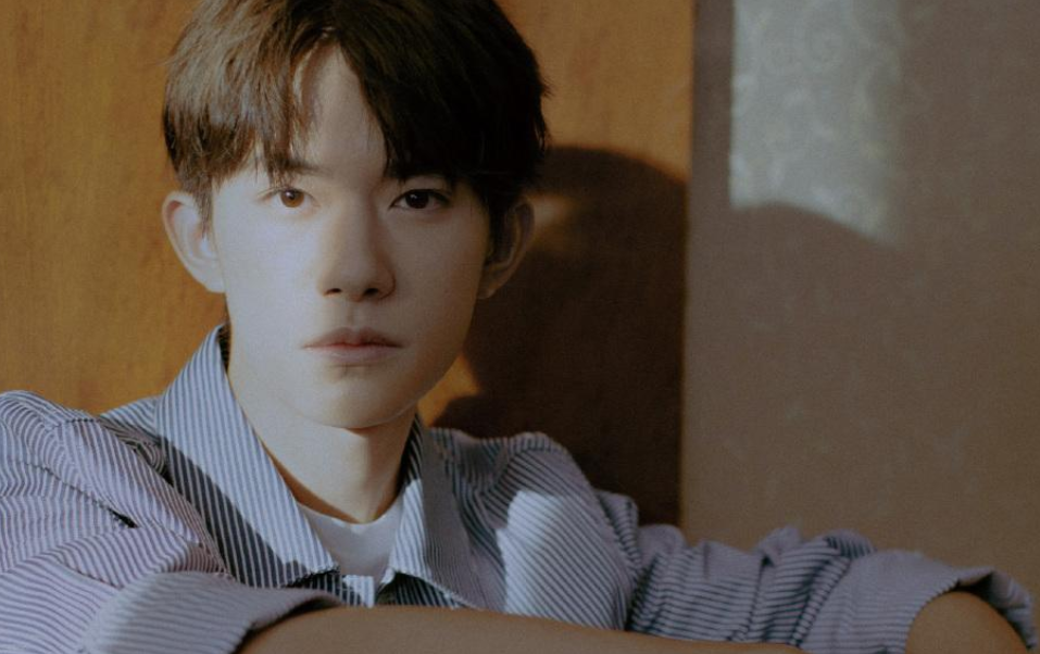 易烊千玺|易烊千玺从来都不会煽情，但是行动一出来，暖哭千纸鹤们