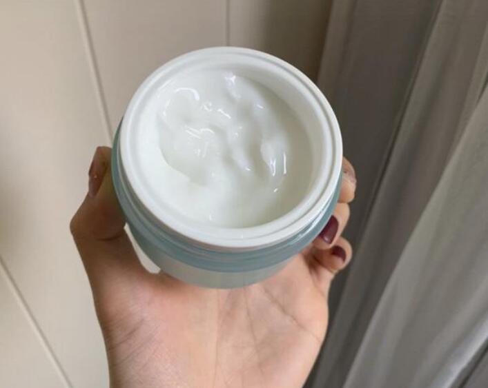 景甜 张馨予自用款面霜，平平无奇“补水小天才”，李佳琦：干敏皮亲妈