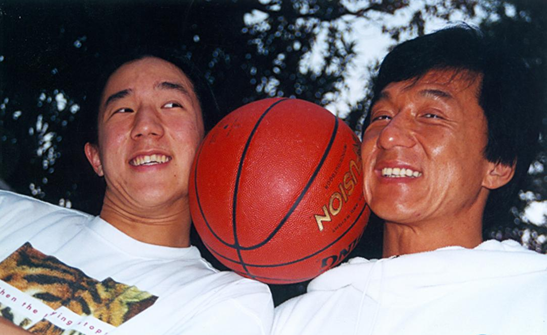 李连杰|“限籍令”正式实行,饭圈多位大佬原形毕露,成龙、李连杰均被牵连