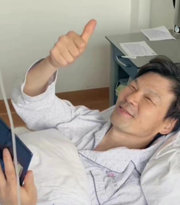 高岗|56岁主持人李彬被曝身患重病，曾是安徽卫视一哥，仅靠药物维持生命