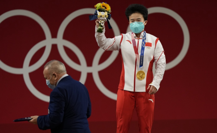 美甲|爆款!杨倩的珍珠美甲,侯志慧的保温杯,全都成奥运冠军配置