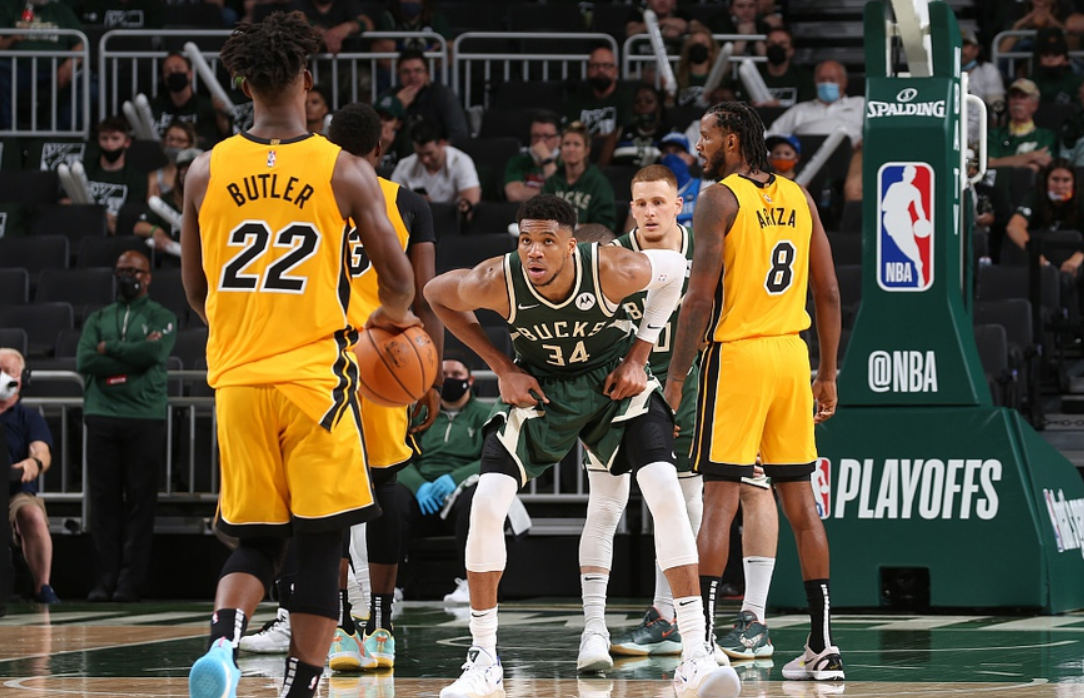 广州队|13中6，14中0，心态崩了！你和老詹差距越来越大，联盟也失去耐心