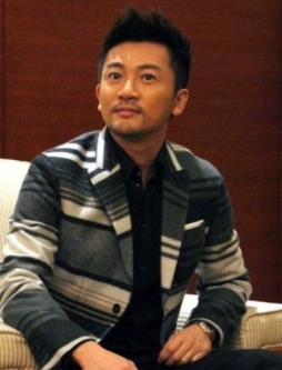 护肤 曾是小虎队成员之一，解散后进入娱乐圈，多年事业依旧突破不了瓶颈，可惜了！