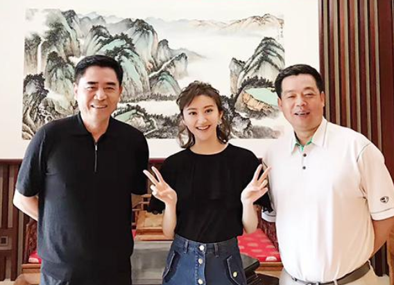 王一博|陈宝国隐藏多年的妻子，原来也是圈内的老戏骨，37岁的儿子很帅气