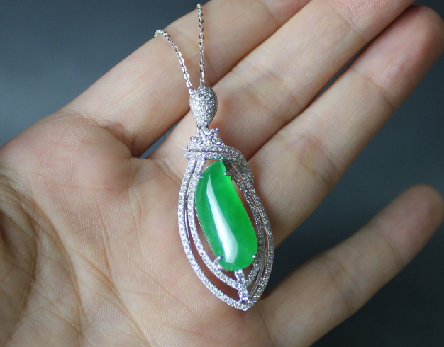 翡翠|翡翠的知识非常渊博，想要充分了解它很难，所以要多学多看多摸