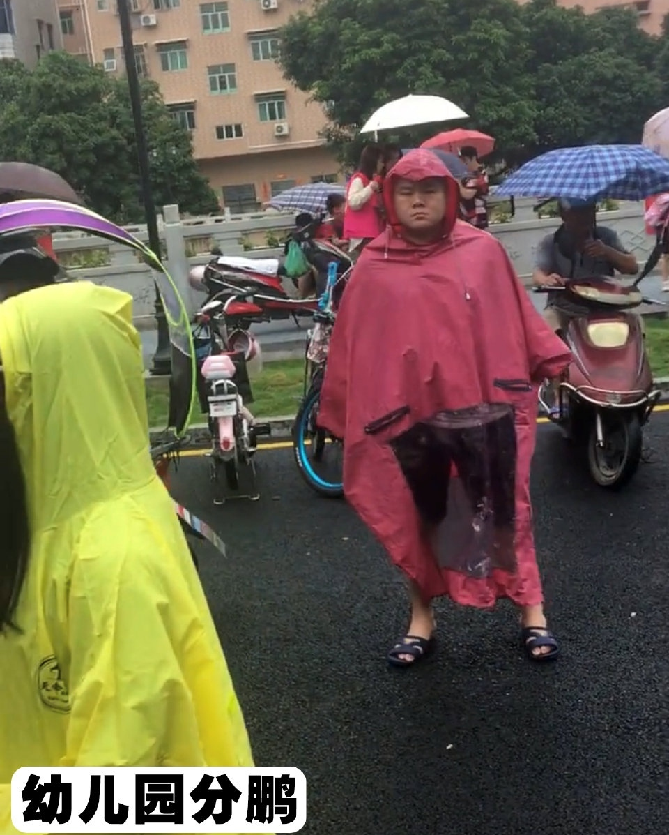 关晓彤|岳云鹏全球分鹏,11个“岳云鹏”各有各帅,被徒弟编成剧本