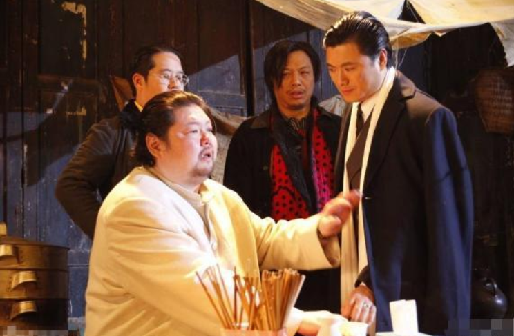 戎祥|他被黄渤捧红，片酬猛涨10倍，醉酒身亡后，娇妻改嫁老外生活滋润