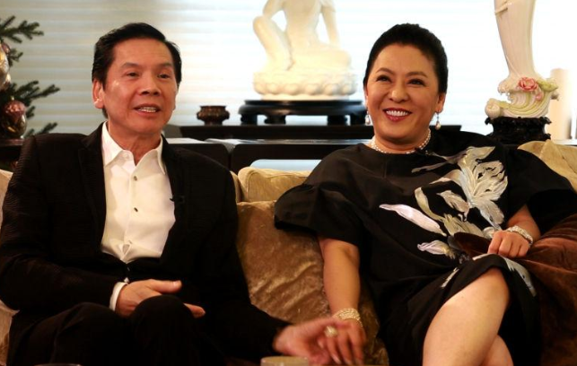 张敏|他是香港大佬，向华强70大寿都没请动，却频频现身华仔演唱会