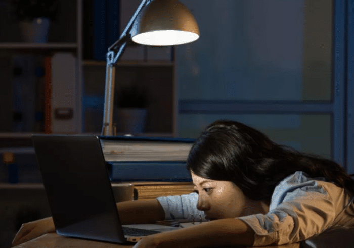 脂肪肝|64岁大妈1年3次脑梗，最终离世，医生：2事天天做，等于自找“西天”