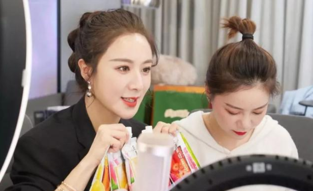 富二代|女主播被富二代刷9000万礼物，直接以身相许，她如今过得怎样？