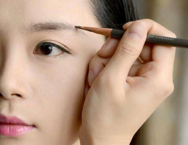 好物官|女人再懒也要记住：出门尽量化“淡妆”，教你正确顺序，简单漂亮