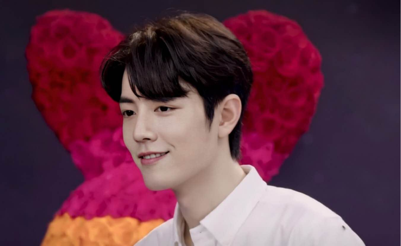 明星|这四位明星，都惨遭永久封杀，前三位都活该，最后一位却非常可惜