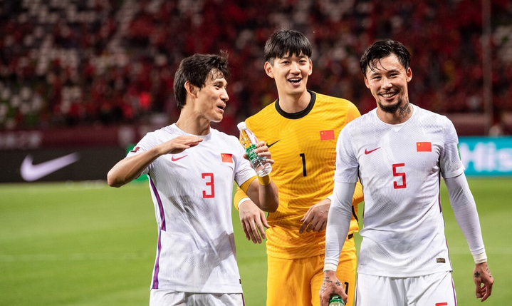 国足|踢鱼腩轮换！国足首发11人预测：武磊+2射手领衔，艾神和队长入替