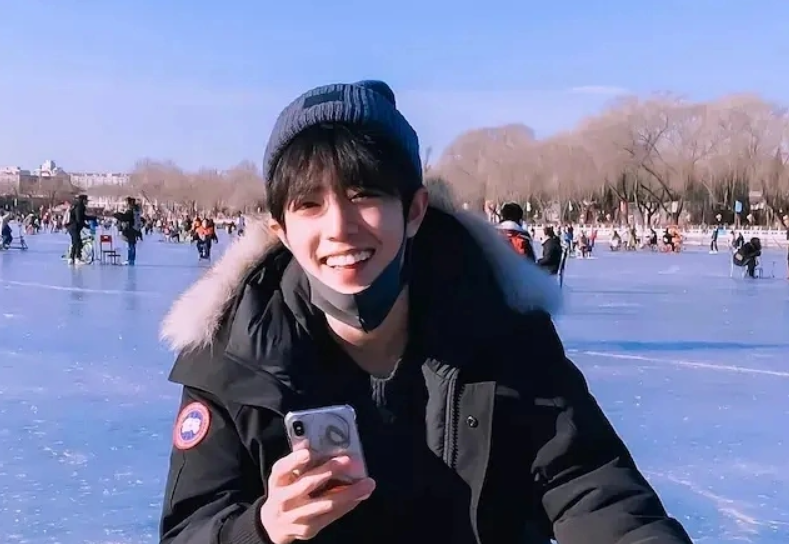 肖战|肖战终于要起诉这些黑粉了，看来造谣也是需要付出代价的