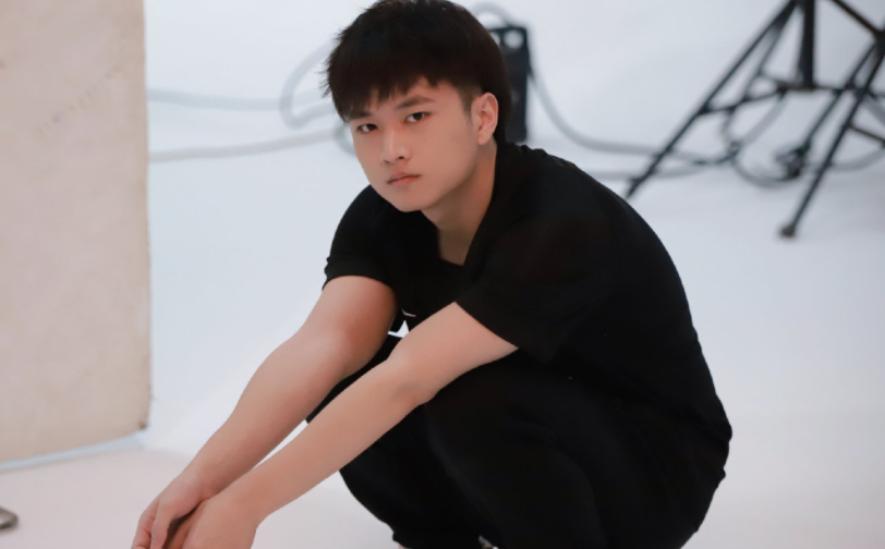 huanfeng|Huanfeng辅助Uzi,直播间人数从30万瞬间变成130万,太真实了!