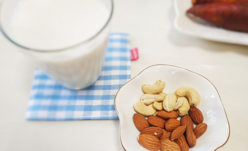 千金芳 喝一杯等于5罐红牛，很多人追捧，医生：无知！这是在自毁睡眠