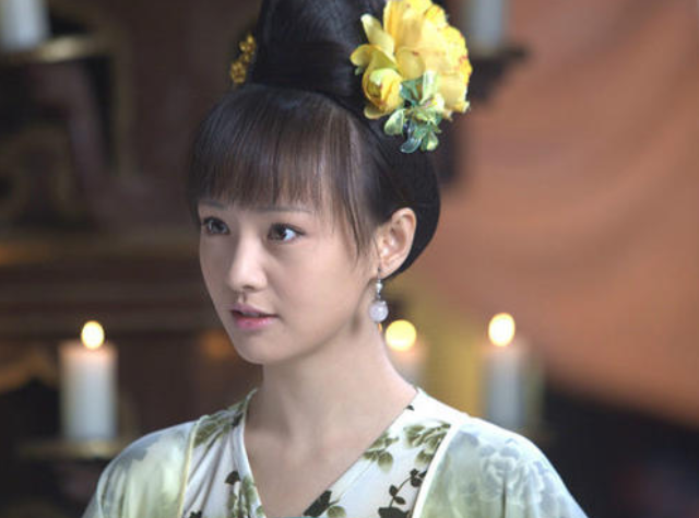 李威|她曾拒演“小燕子”成就赵薇，今脸部僵硬容貌大变，后悔22年