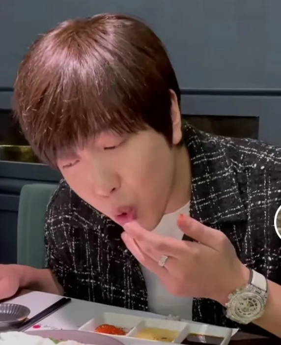 白冰|白冰自曝14岁出来打工，月收入500万，他如何拥有这么多财富的？