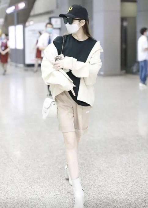 穿衣搭配|戚薇的穿衣火了，入秋照着这样穿，简直不要太好看！