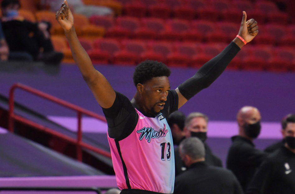 湖人隊|湖人逆轉(zhuǎn)13分！新援麥克勒莫首秀，波普三叉戟轟36分，巴特勒11分