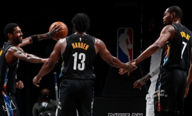 籃網(wǎng)隊|12戰(zhàn)全勝！聯(lián)盟最強(qiáng)首發(fā)五虎誕生，3天后迎來大考：決戰(zhàn)籃網(wǎng)